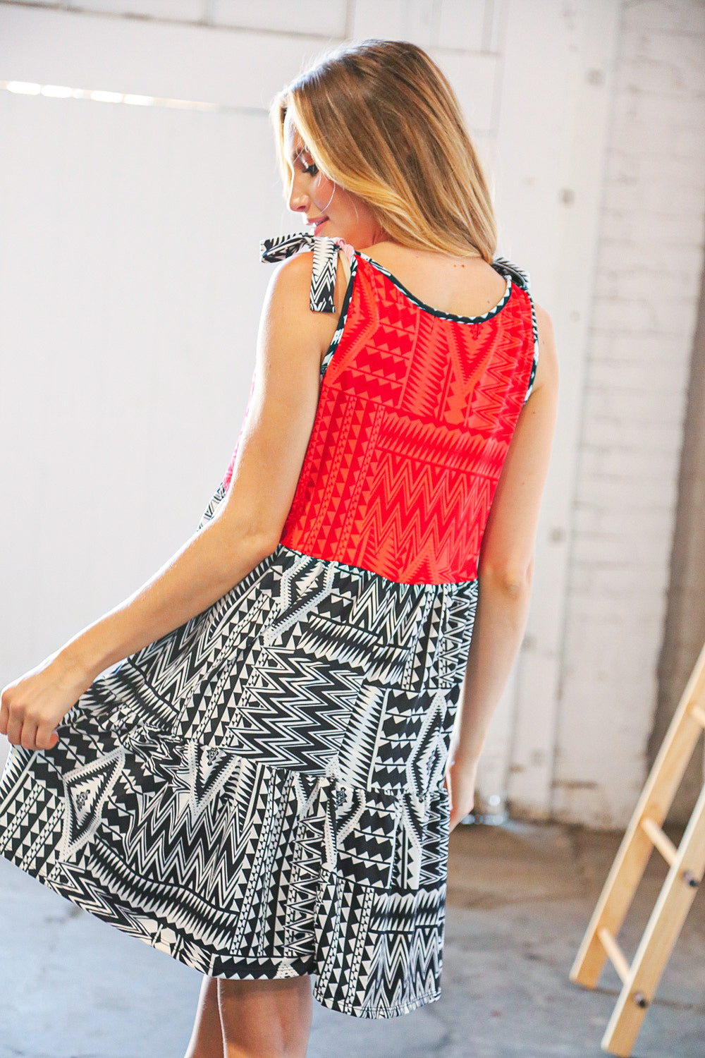 Red/Black  Shoulder Tie Knot Tiered Dress